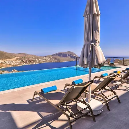 Vila Sleeps 8 With Pool Air Con And Wifi *